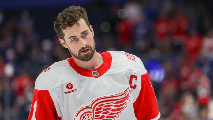 Dylan Larkin Red Wings 696x392