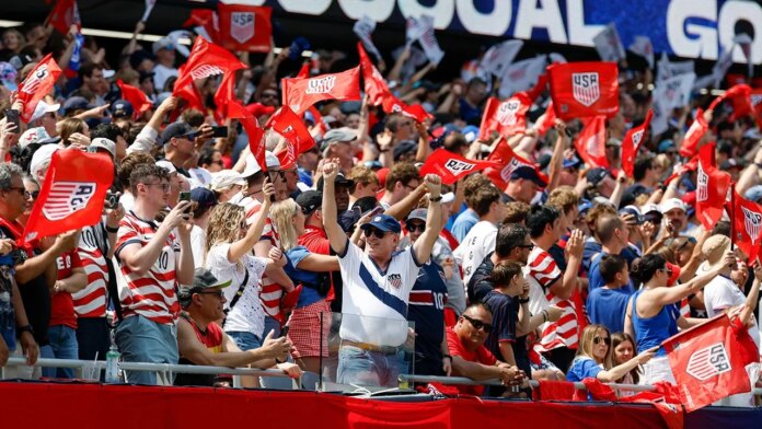 Usa Fans Soldier Field Fox News 001 696x392
